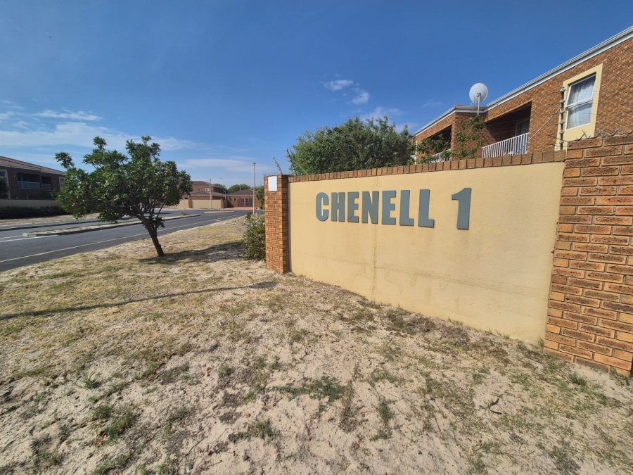 To Let 2 Bedroom Property for Rent in Protea Heights Western Cape